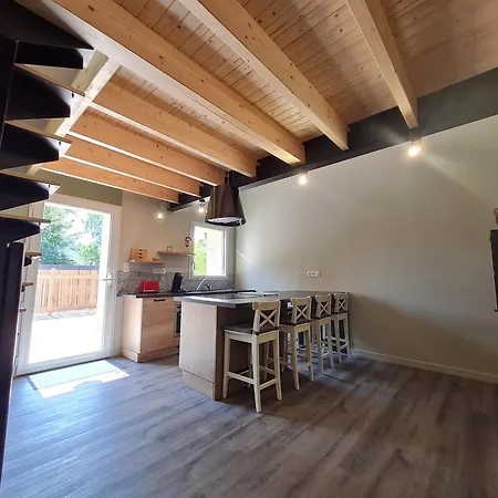 Casa vacanze Cosy Avec Mezzanine, Cour Privative Et Espace à - Fr-1-426-478 Rochetrejoux