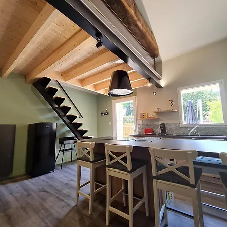 Cosy Avec Mezzanine, Cour Privative Et Espace à - Fr-1-426-478