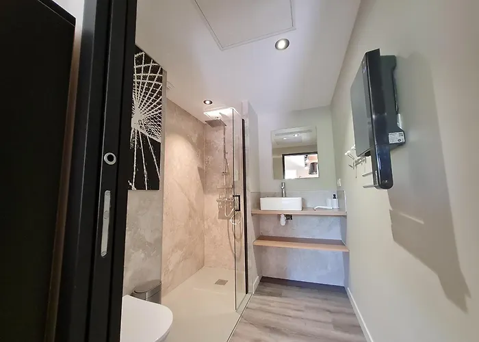 Cosy Avec Mezzanine, Cour Privative Et Espace à - Fr-1-426-478 Casa de Férias