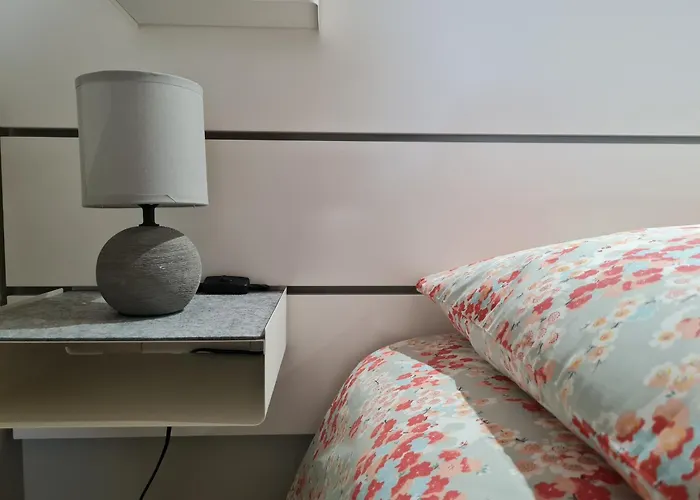 Cosy Avec Mezzanine, Cour Privative Et Espace à - Fr-1-426-478 *