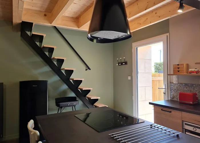 Cosy Avec Mezzanine, Cour Privative Et Espace à - Fr-1-426-478 Casa de Férias