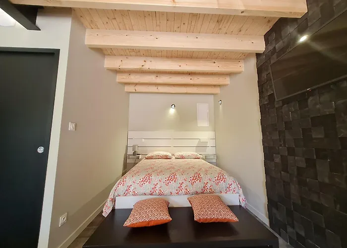 Cosy Avec Mezzanine, Cour Privative Et Espace à - Fr-1-426-478 Casa de Férias *